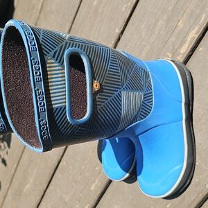 Bogs Blue Geometric Rain Boots